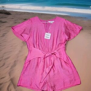 NWT Davi & Dani Flutter Sleeve Tie-Waist Romper – Hot Pink/Magenta – Size M